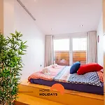 #041 Luxury House Stylish & Comfortable *