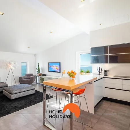 #041 Future House By Holidays *