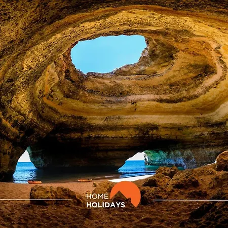 #041 Future House By Holidays Villa *
