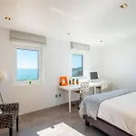 #041 Luxury House Stylish & Comfortable *