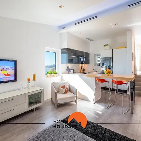 #041 Future House By Holidays וילה *