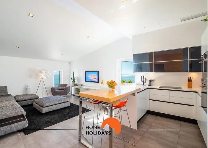 #041 Luxury House Stylish & Comfortable *