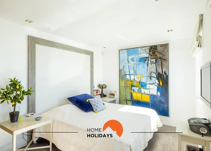 #041 Luxury House Stylish & Comfortable *