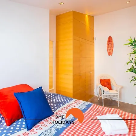 #041 Future House By Holidays