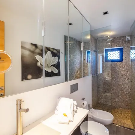 Villa #041 Luxury House Stylish & Comfortable