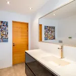 #041 Luxury House Stylish & Comfortable